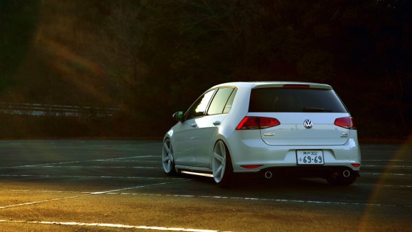 Volkswagen Golf 7.5 сзади