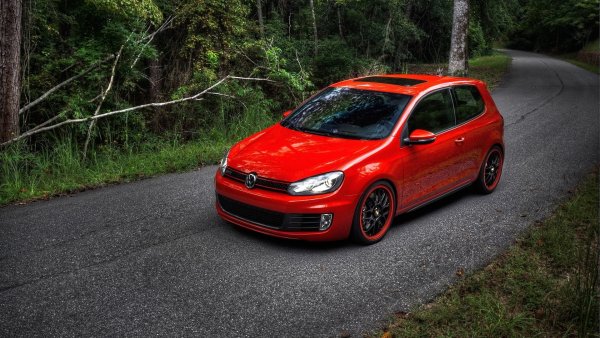 Volkswagen Golf 6 GTI красный