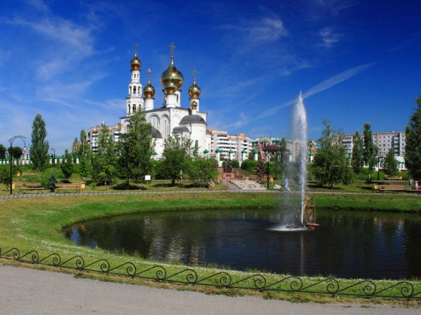 Преображенский собор и парк в Абакане