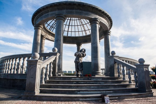 Ротонда Благовещенск фон