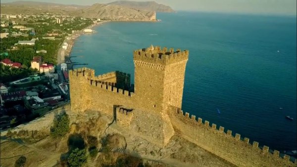 Генуэзская крепость Феодосия с моря