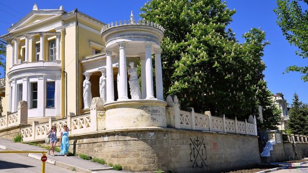 Дача Милос в Феодосии