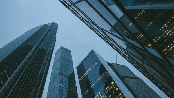 Небоскребы снизу вверх