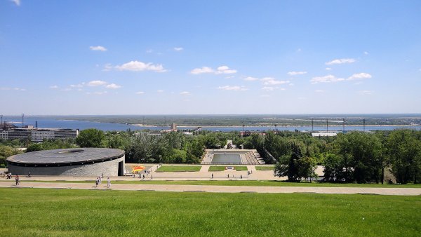 Волгоград Мамаев Курган с Волги
