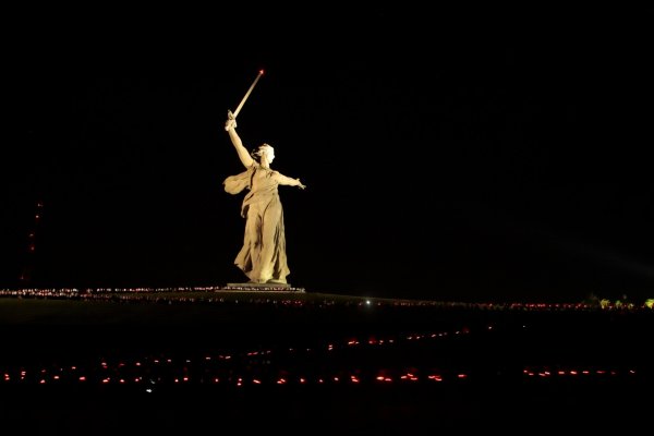 Скульптура Родина-мать Мамаев Курган Волгоград