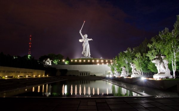 Волгоград набережная Мамаев Курган