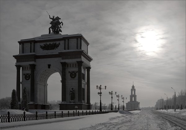 Триумфальная арка Курск зимой