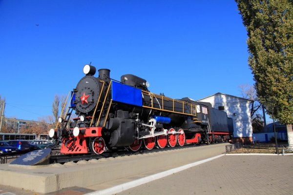 Памятник паровозу в Лисках