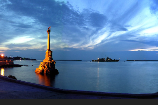 Севастополь панорама набережной памятник