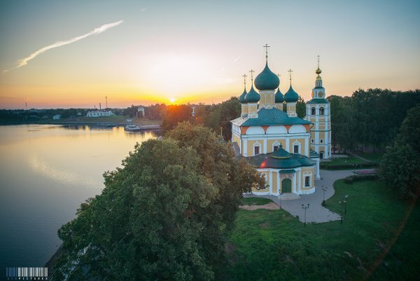 Весна на Волге в Угличе