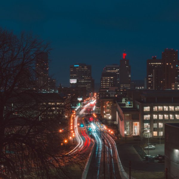 Вечерний город