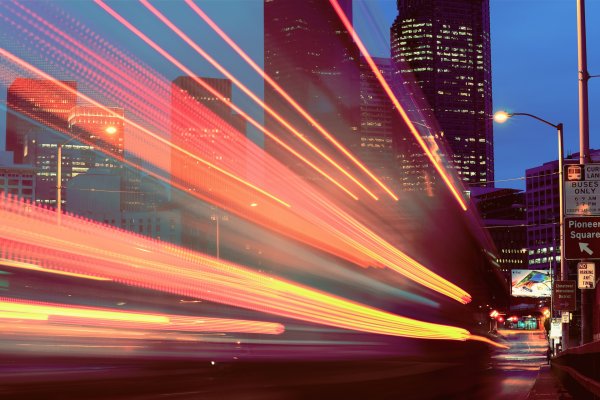 Неоновый город