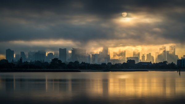 Город вдали