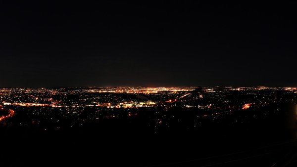 Город ночью издалека