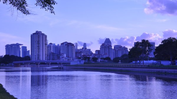 Панорама города синий