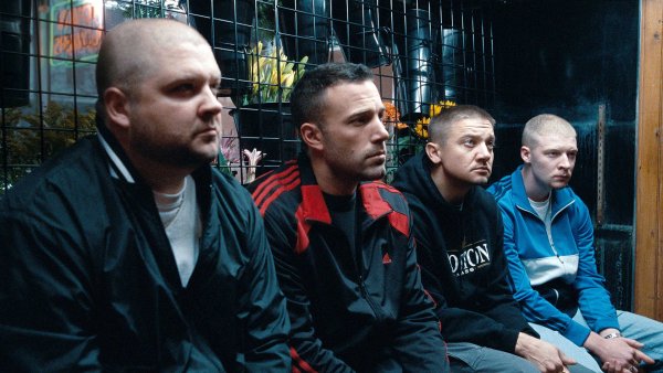 Джереми Реннер город воров (2010)