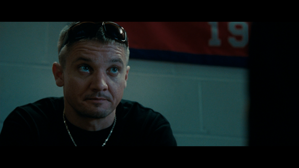 Джереми Реннер город воров (2010)