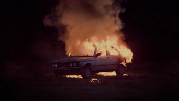 Горящая машина Эстетика