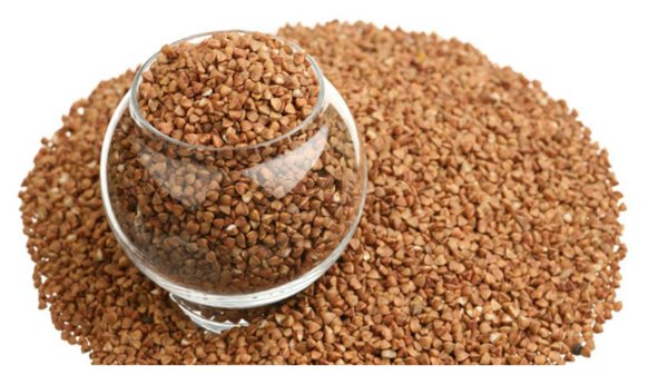 Гречка на белом фоне