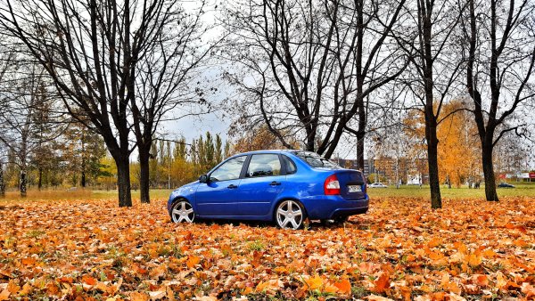 Лада Калина хэтчбек осень