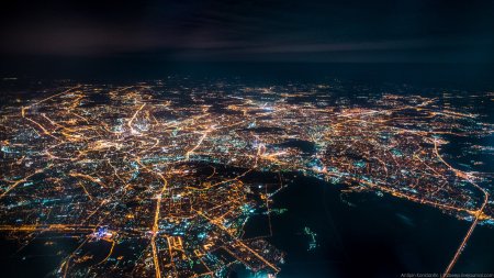Санкт-Петербург с высоты птичьего полета ночью
