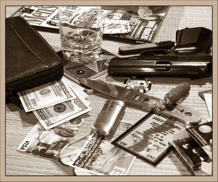 Деньги и пистолет Эстетика