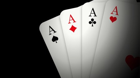 4 Туза на черном фоне