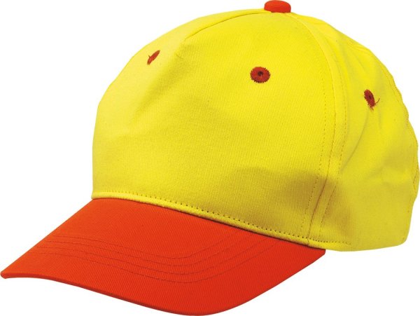 Кепка на белом фоне