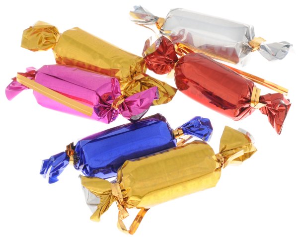 Конфеты на белом фоне