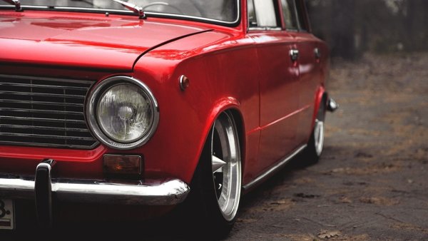 ВАЗ 2101 красная копейка