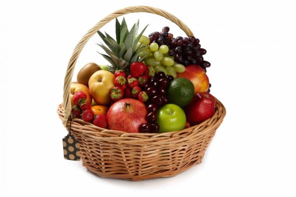 Корзинка с фруктами на прозрачном фоне