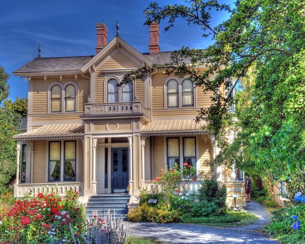 Красивый дом