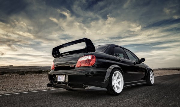 Subaru Impreza WRX STI черная