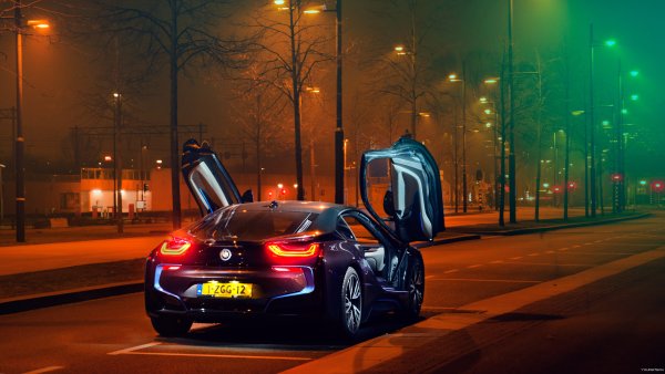 BMW i8 Night