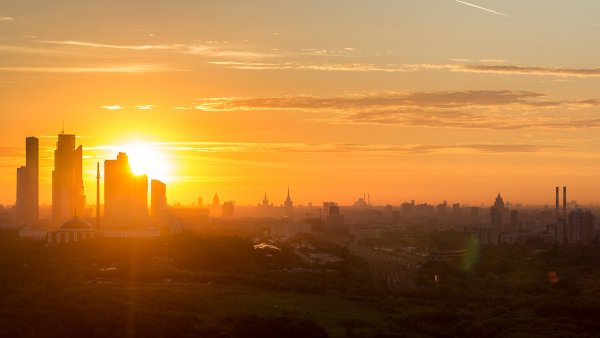 Рассвет над городом