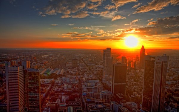 Закат в городе