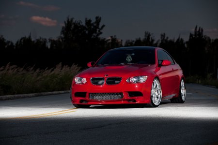 БМВ е92 красная