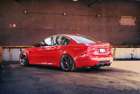 BMW 3 e90 красный