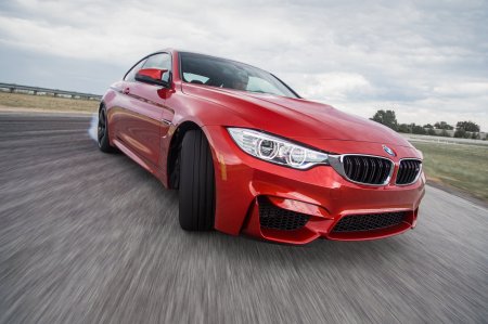 BMW m4 Coupe красная