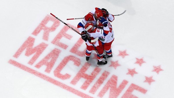 Красная машина по хоккею