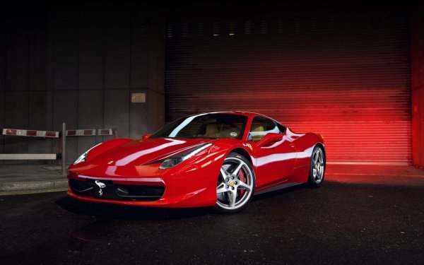 Феррари 458 Италия спорт