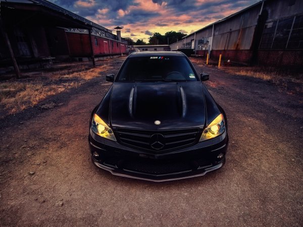Mercedes c63 чёрный тонированный