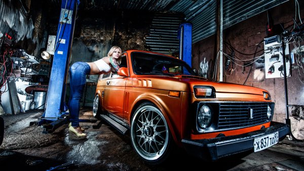 Нива в гараже