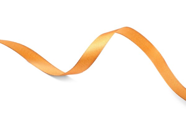 На белом фоне оранжевая лента