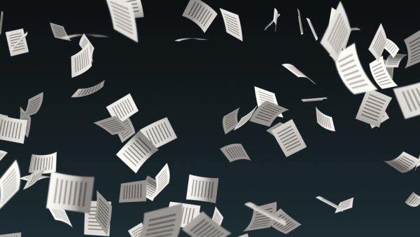 Забросанные листы бумаги