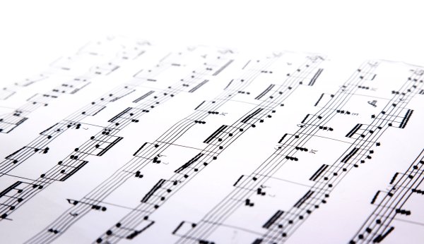 Нотный лист на прозрачном фоне