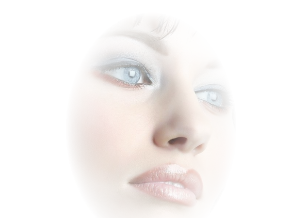 Женское лицо на прозрачном фоне