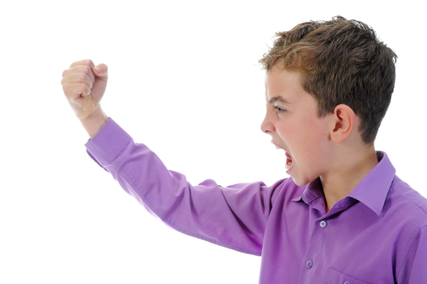 Подросток кричит