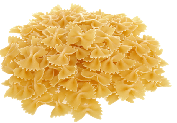 Макаронные изделия на белом фоне