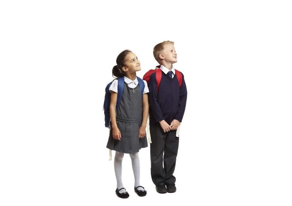 Мальчик и девочка школьники